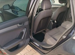 Audi A4 Avant, 3,0 TDi Serviska, 2xALU kola