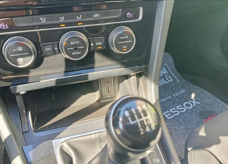 Volkswagen Golf, 2,0 TDi 1. Majitel, ČR, 110kW