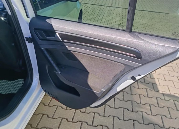 Volkswagen Golf, 2,0 TDi 1. Majitel, ČR, 110kW